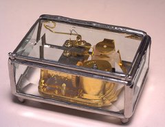 beveled Glass music box with 1.18 movement