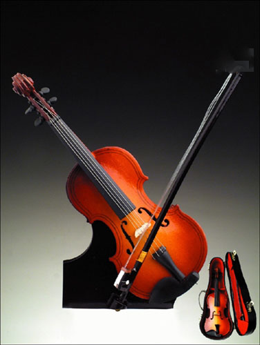Miniature Violin 6 plays Blue Danube