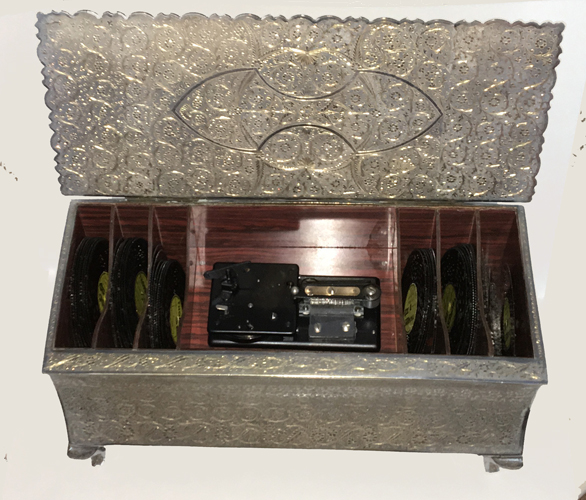 Zimbalist Extra Large Silver Disc Player AD30 Music Box