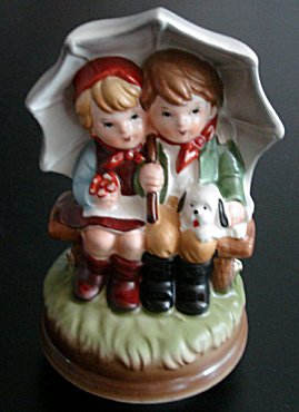 Solid Wood Miniature Hollow Music Box   ♫ Raindrops keep Falling On My Head  ♫ 