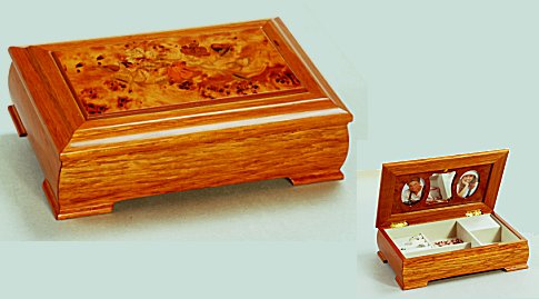 Aurora - Musical box with Floral Accent on Lid