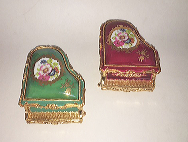 Piano music box Porcelain limoges Sevres style