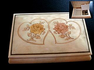 Entwined Hearts Inlay on White Musical Box (1.18)