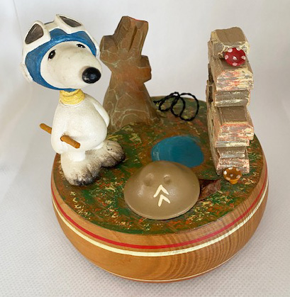 Snoopy on the Ground music box by Anri