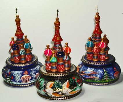 St Basil Cathedral rotating musical figurine