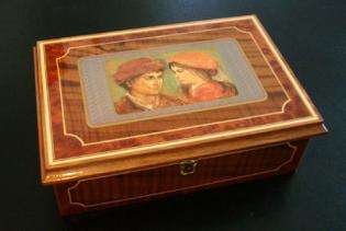 Edna Hibel Romeo and Juliet Music Box