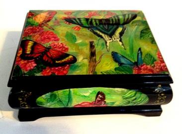 Russian Handpainted Butterfly Musical Box (1.18)
