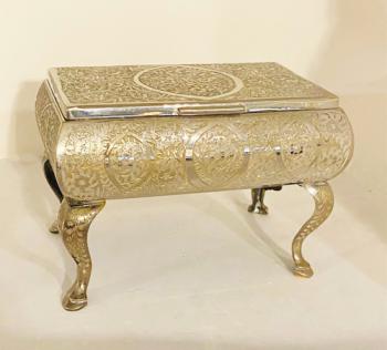 French Cabinet with Cabriole Legs 4 Tunes 50 Notes