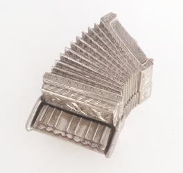 Zimbalist Small India Silver Accordion