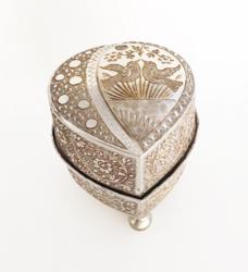 Zimbalist Footed Heart Shaped Music Box