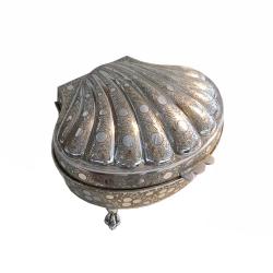 Zimbalist Music Box shaped as a Seashell 