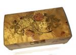 Vintage floral inlay on pioppo music box